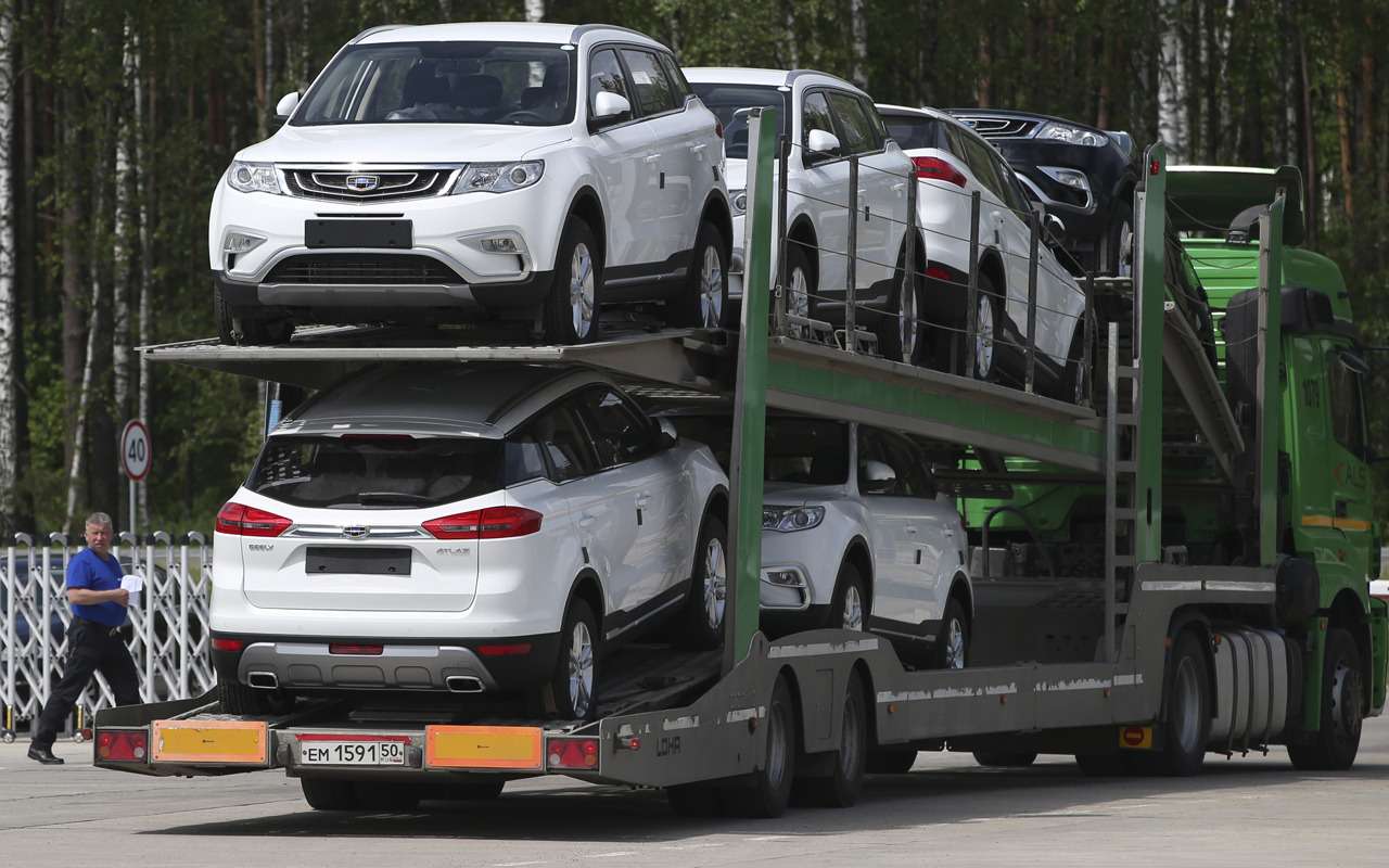 Известно, на какой срок Белоруссия запретила вывоз в Россию автомобилей