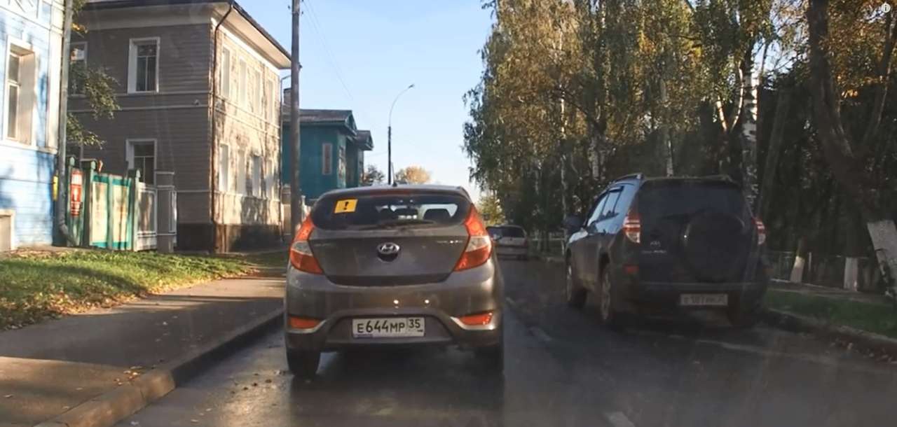 Машина облетела водителя-шутника по воздуху (ВИДЕО)