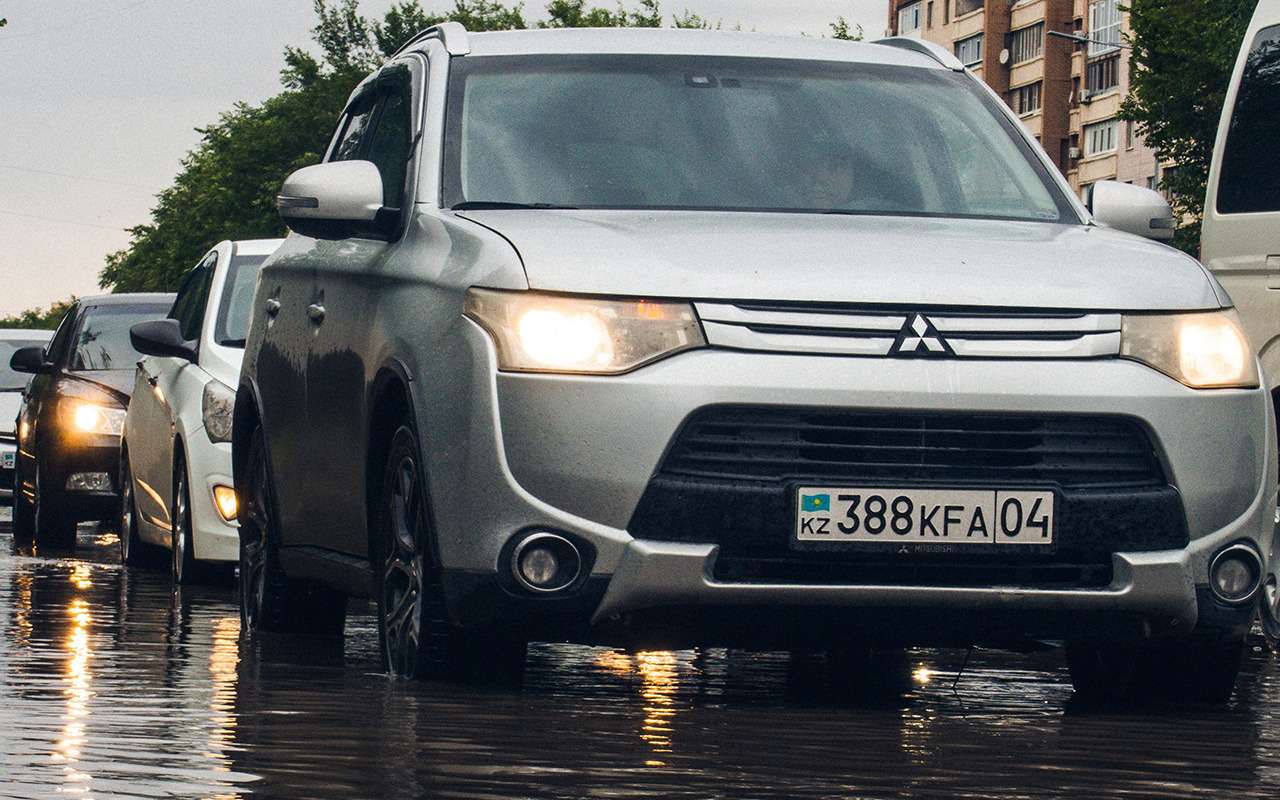 В Казахстане не хватает автомобилей из-за покупателей из России