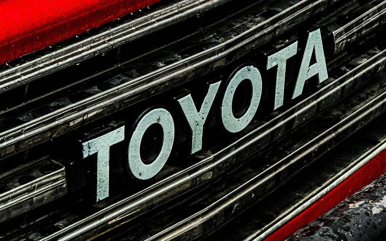 Toyota бесплатно заменит сто тысяч двигателей