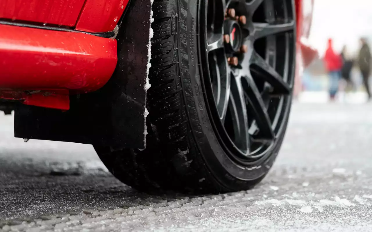 Рейтинг зимних шин 2025-2026 — почему теперь так важен мокрый асфальт