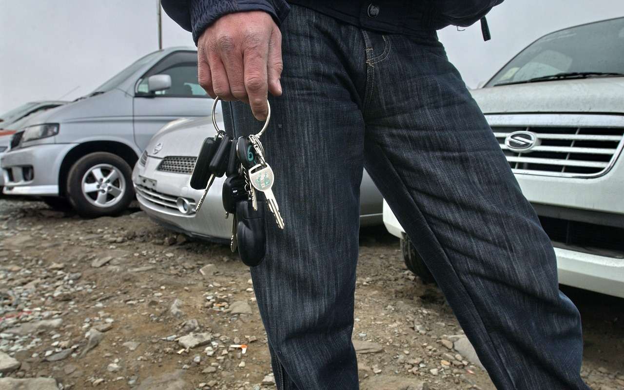 Россияне стали чаще покупать подержанные машины
