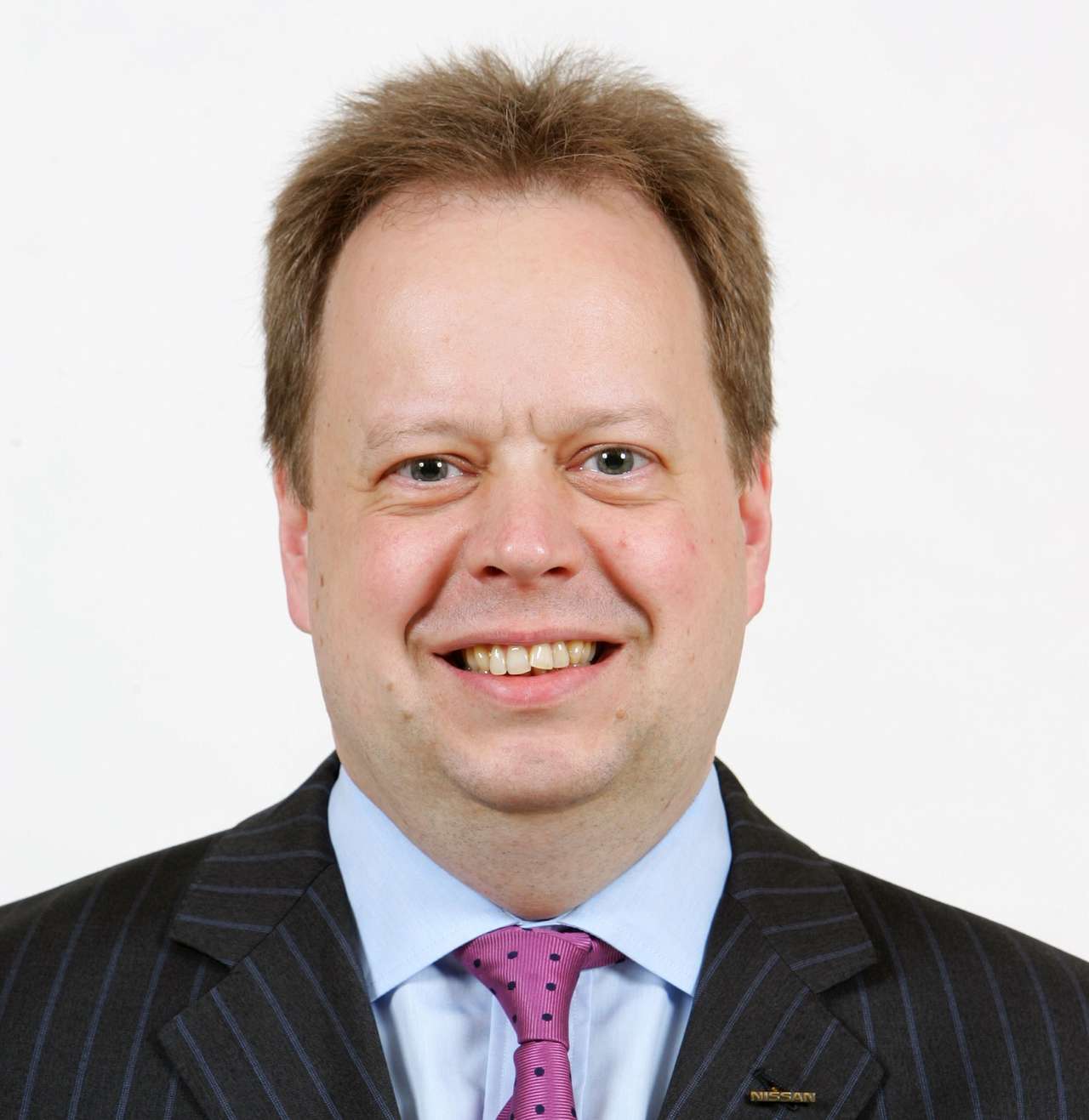 Топ-менеджер Nissan возглавит Aston Martin