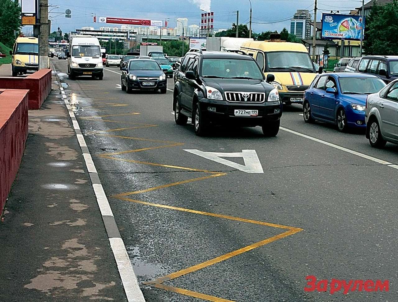 За выезд на выделенки с начала ноября оштрафовали 2200 водителей