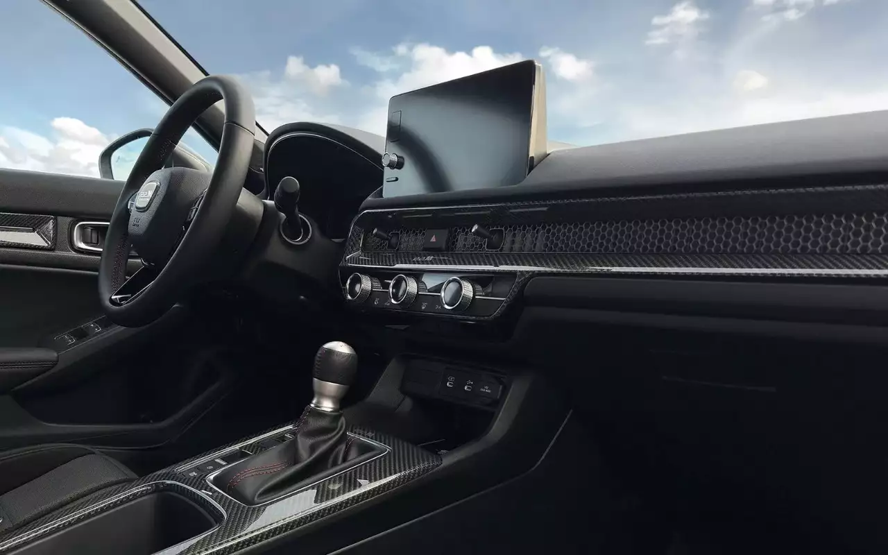 Интерьер Mitsuoka M55 RS