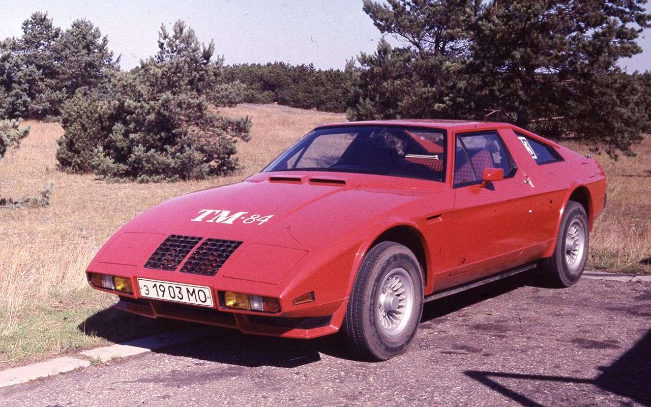 Первый свой спортивный автомобиль самодельщики братья Щербинины сделали еще в 1969-м. А такие купе стали строить с 1980-го вместе с другими братьями – самодельщиками Алгебраистовыми. Этот вариант с мотором ГАЗ-24 назывался ЮНА, а немного измененный Щербининых – Сатана. Говорят, что низкие и легкие купе на шоссе развивали почти 200 км/ч.