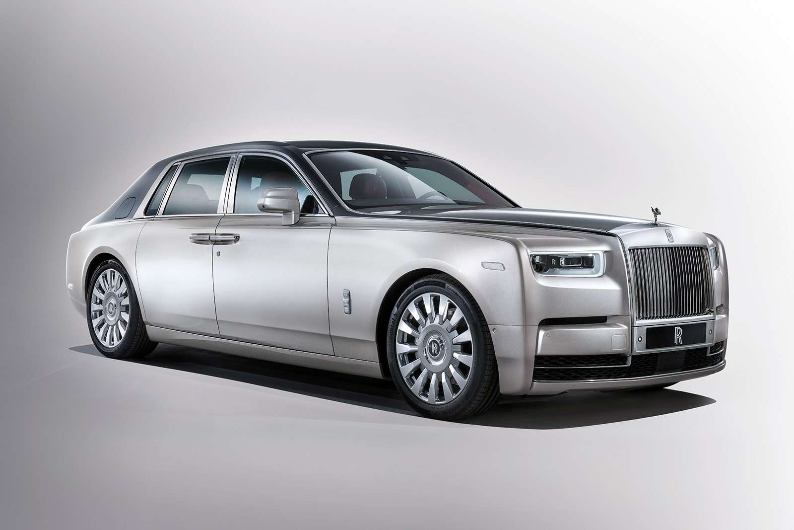 Автомобиль Rolls-Royce Phantom: новости, обзор, машина Ролс-Ройс Фантом —  комплектации, характеристики, разные поколения Rolls-Royce Phantom — сайт  За рулем www.zr.ru