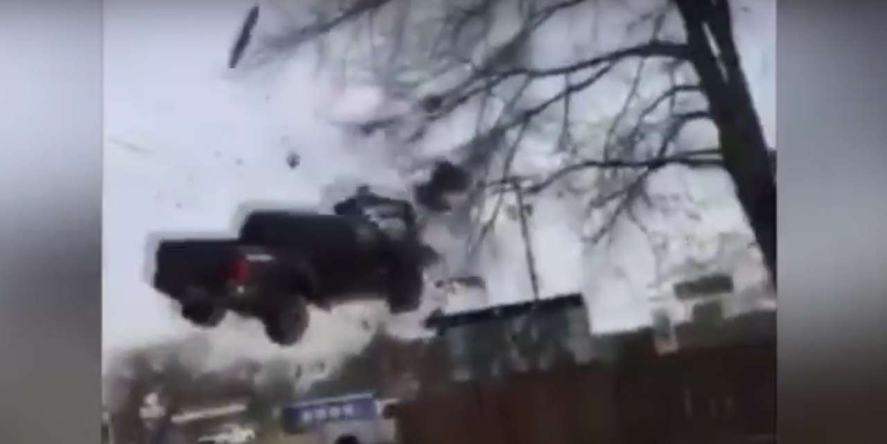 На зависть Голливуду: угнанная Toyota Tacoma возомнила себя «Боингом»