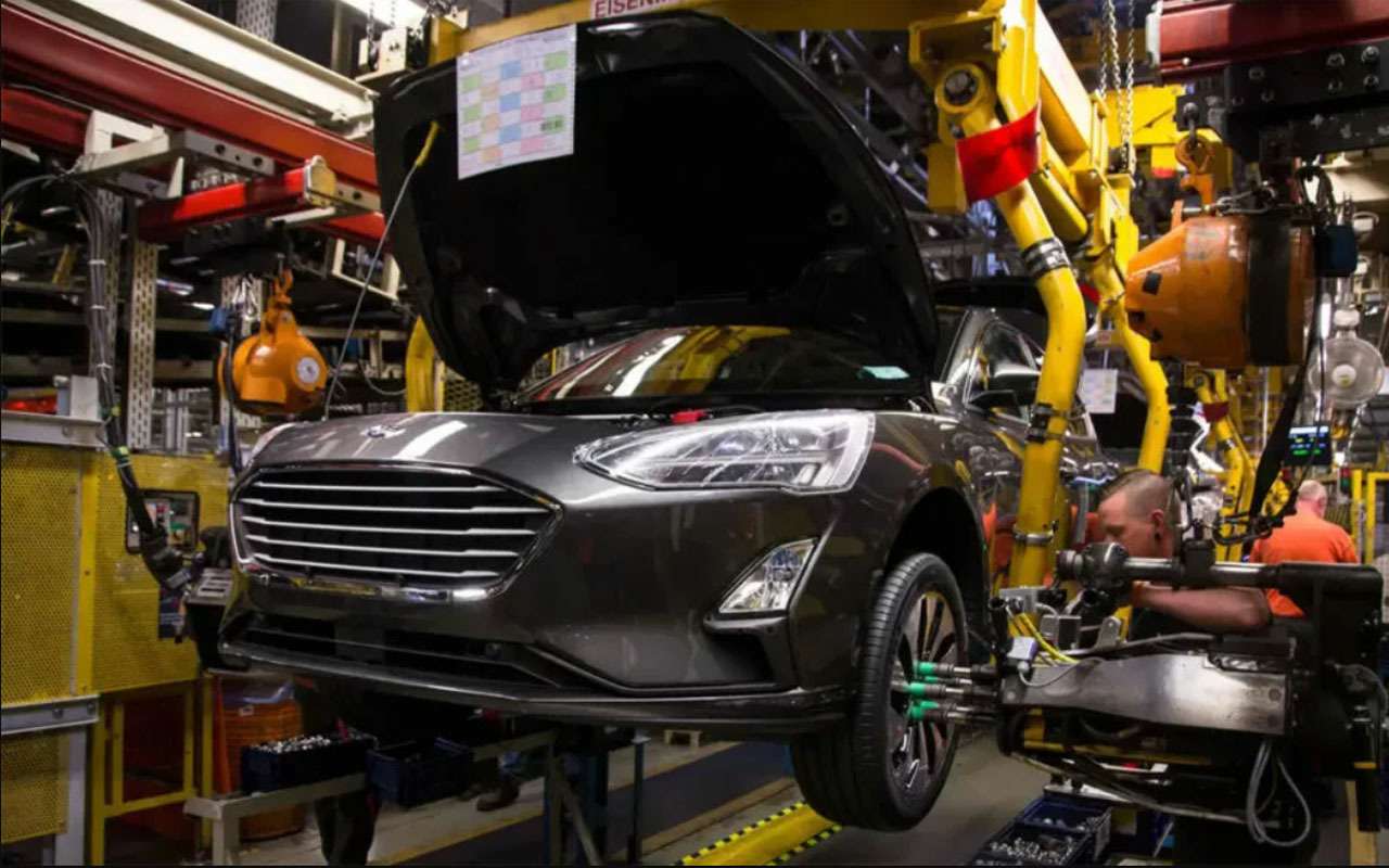 Конвейер завода Ford в Саарлуисе (Германия)