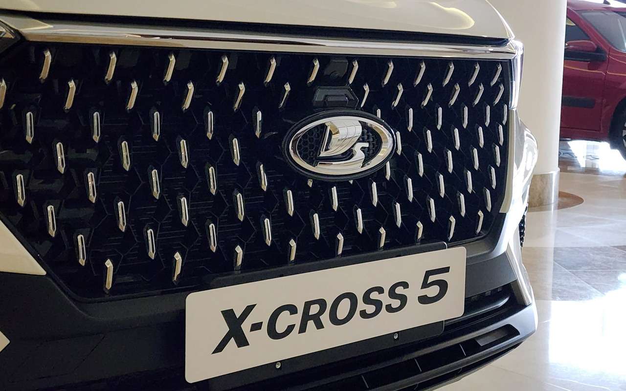 Лада X-Cross 5: первые фото кроссовера питерской сборки