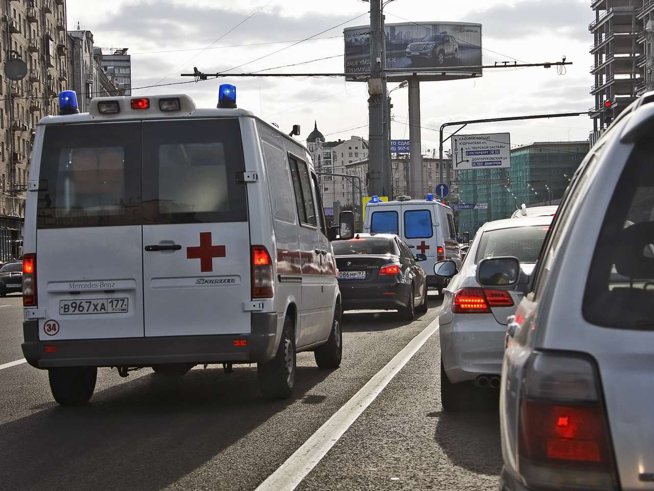 ГИБДД Москвы посоветовала водителям пить воду