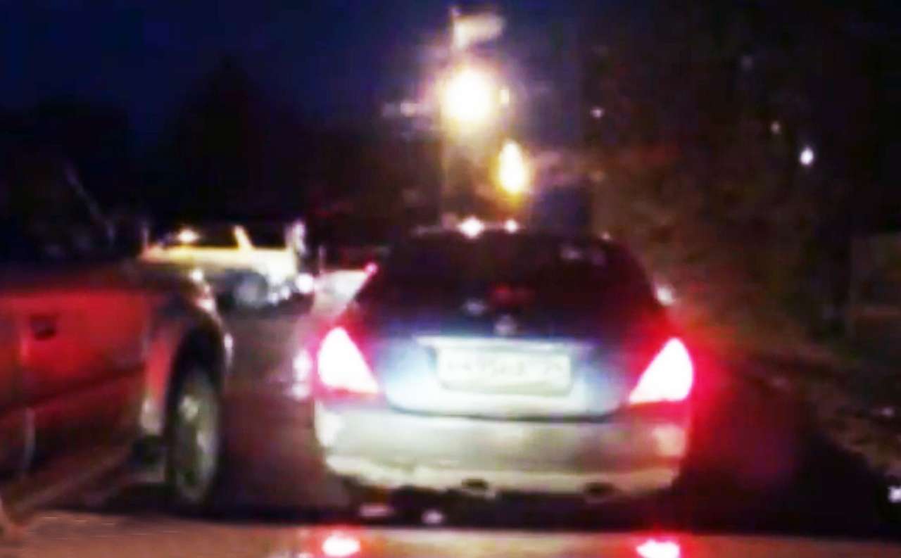 Ребенок не помеха: папа все равно идет на таран