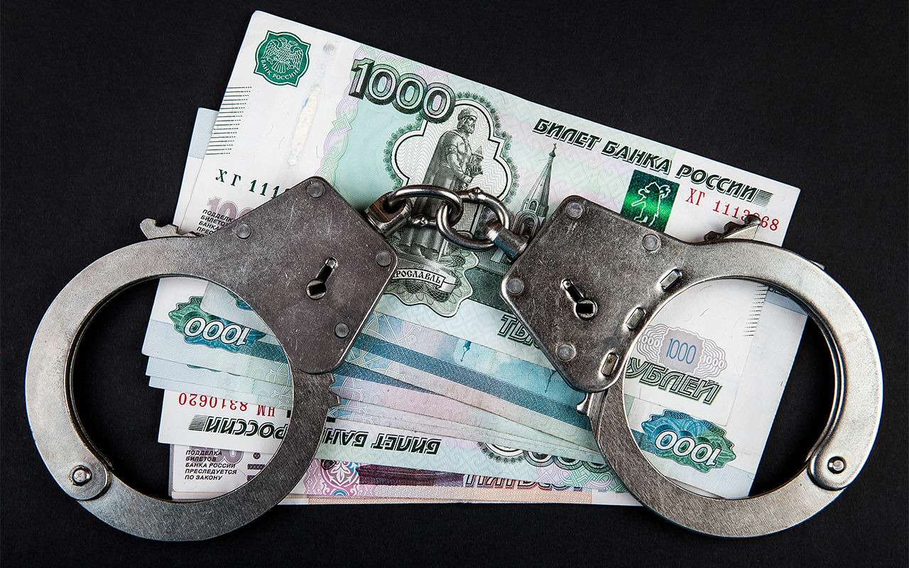 Водитель неправильно припаркованного Daewoo отправил в колонию двух гаишников