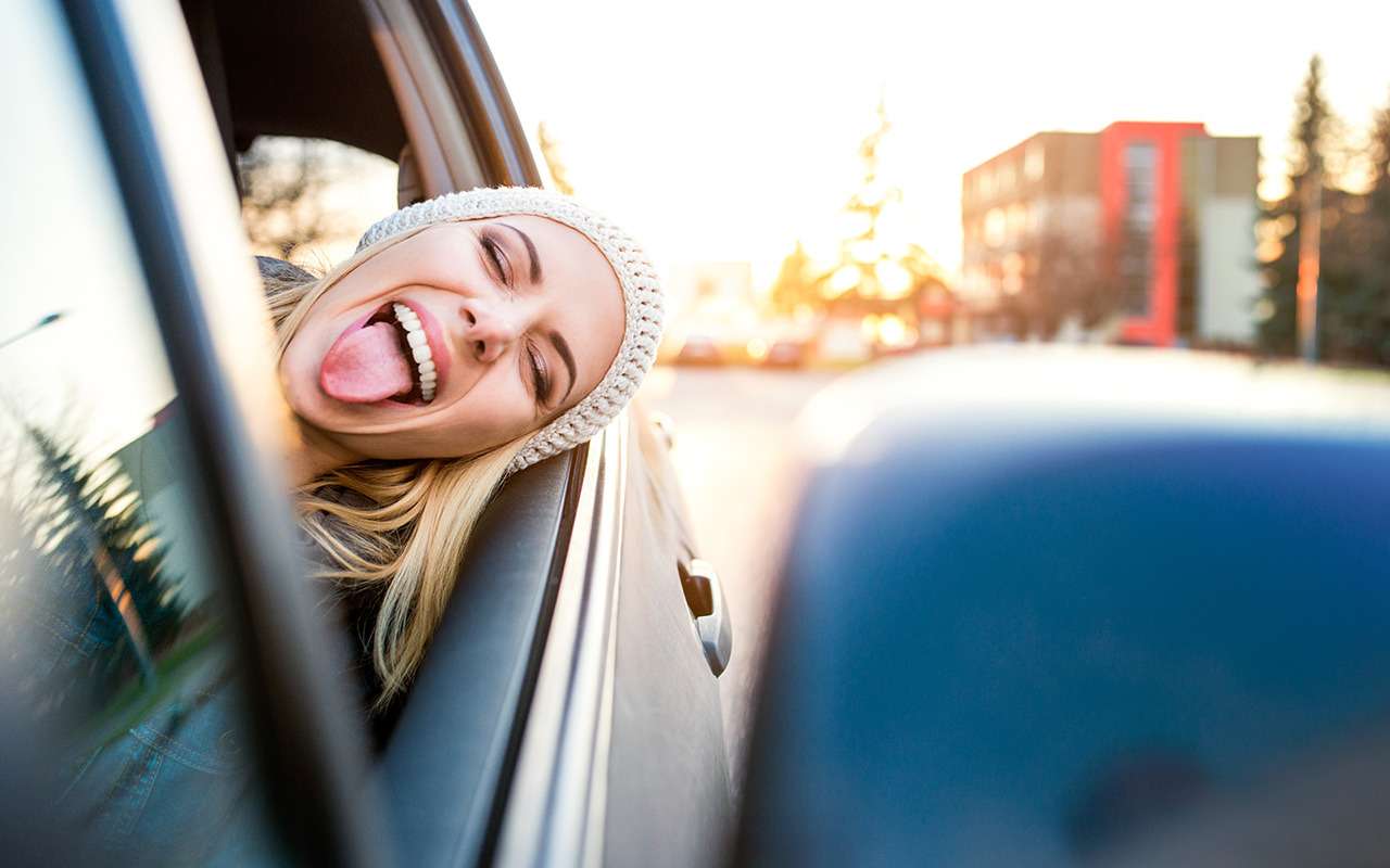 Инспектор просит показать язык. Что ему показать в ответ?