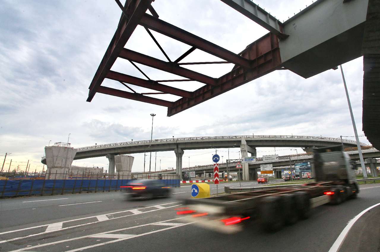 Стало известно, сколько потратят на новые дороги в Москве в ближайшие два года