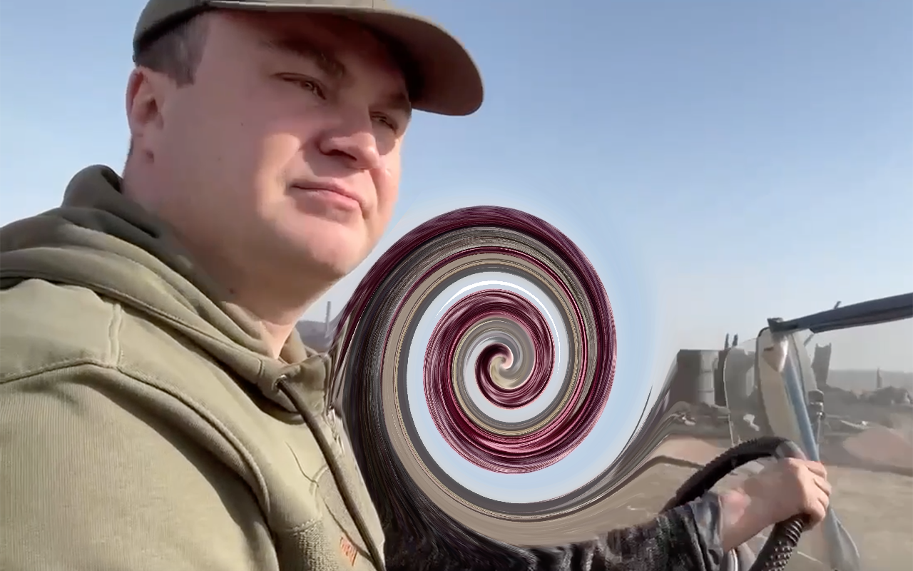 Врио губернатора Омской области посетил сгоревшую деревню. Посмотрите, кто за рулем!