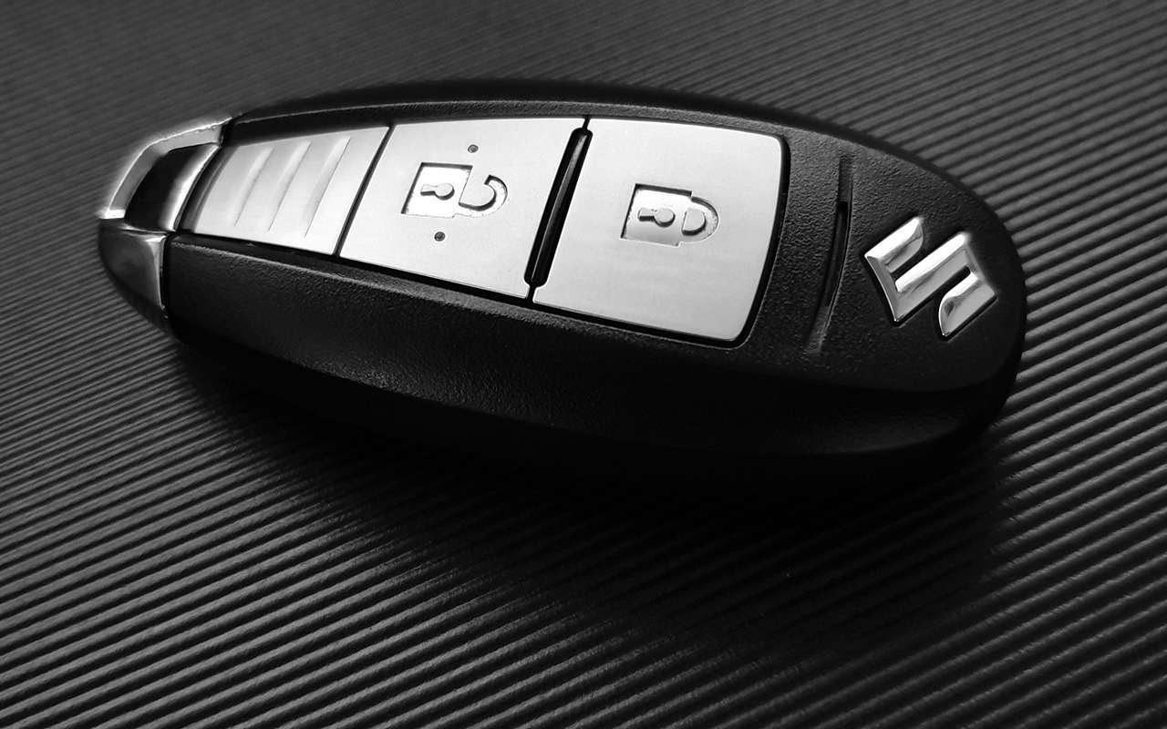 Кроссовер Suzuki Vitara привезли в Россию: раньше таких у нас не продавали