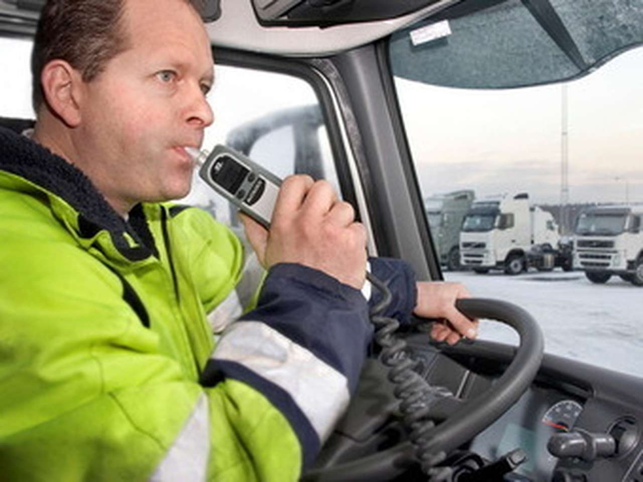 В Голландии на автомобили нарушителей установят алкозамки