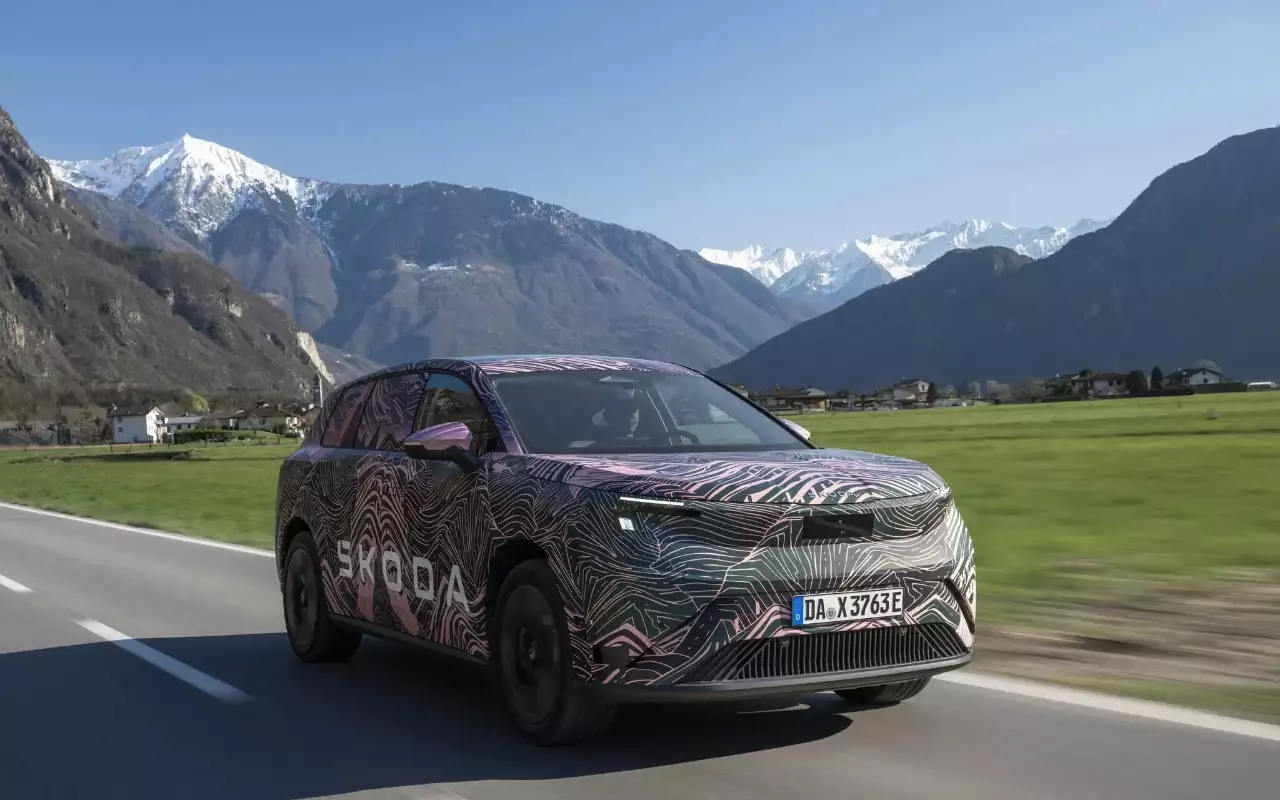 Skoda Peaq: 600 км хода, три ряда сидений и дебют в середине 2026-го