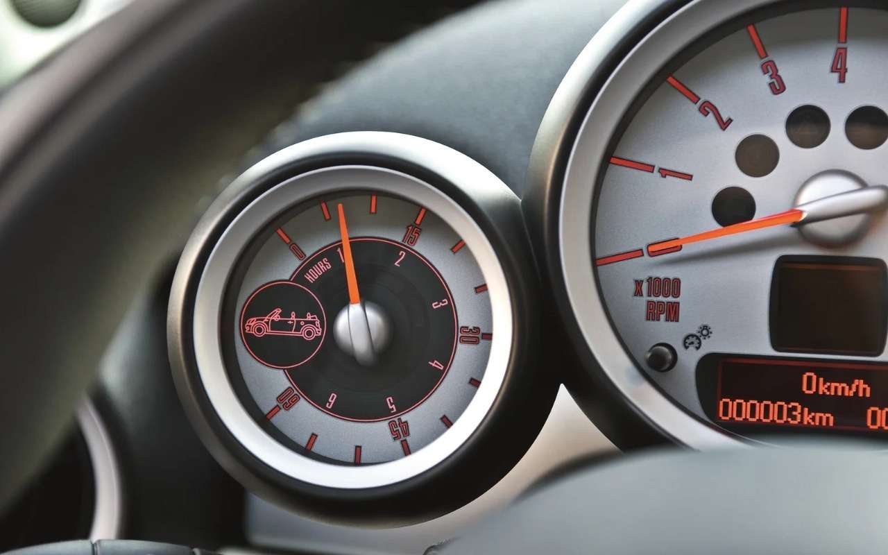 Счетчик времени езды с открытым верхом на Mini