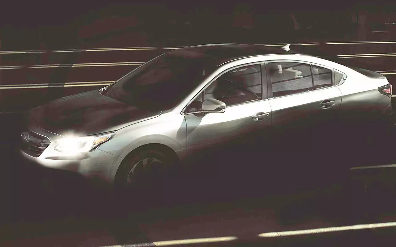 Новая Subaru Legacy получит салон в стиле Теслы и Volvo