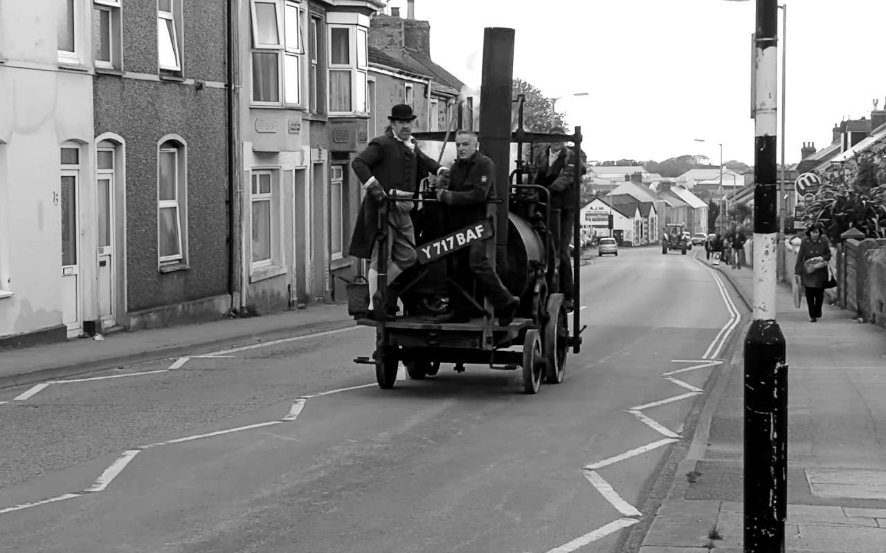 223 года назад «пыхтящий дьявол» совершил свою первую поездку