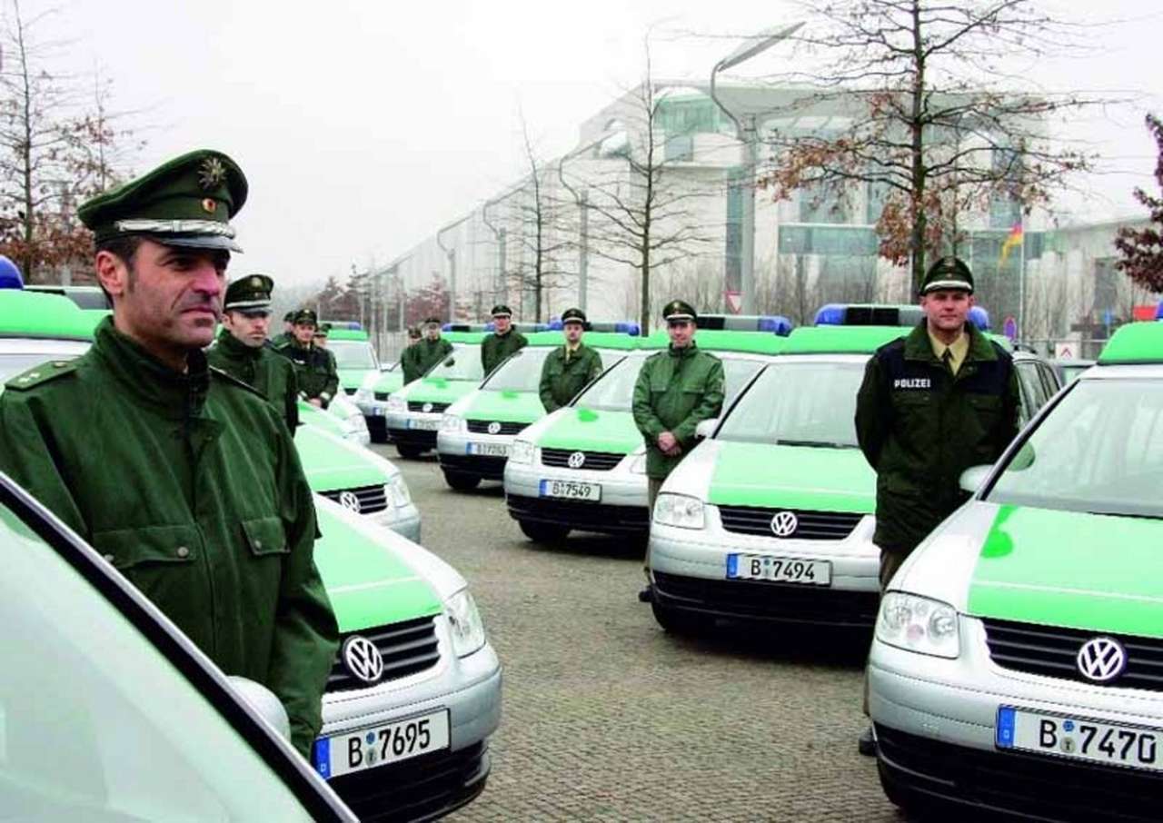 VW Touran мобилизовали в полицию