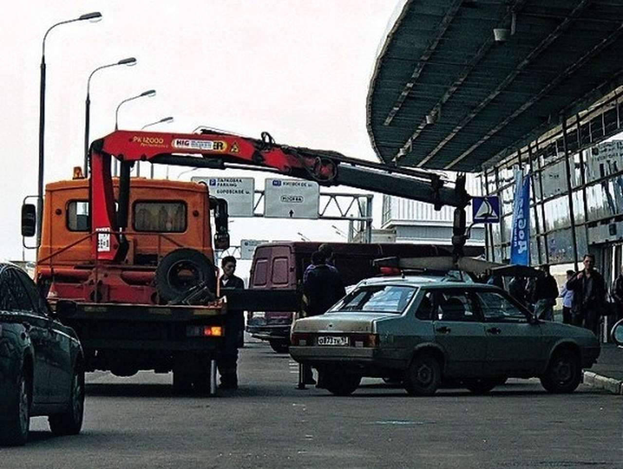 Депутаты хотят запретить эвакуацию не мешающих движению машин 