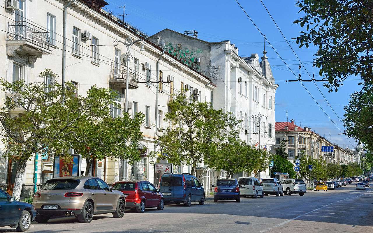 В России есть три столицы: московские штрафы предложили ввести в Севастополе