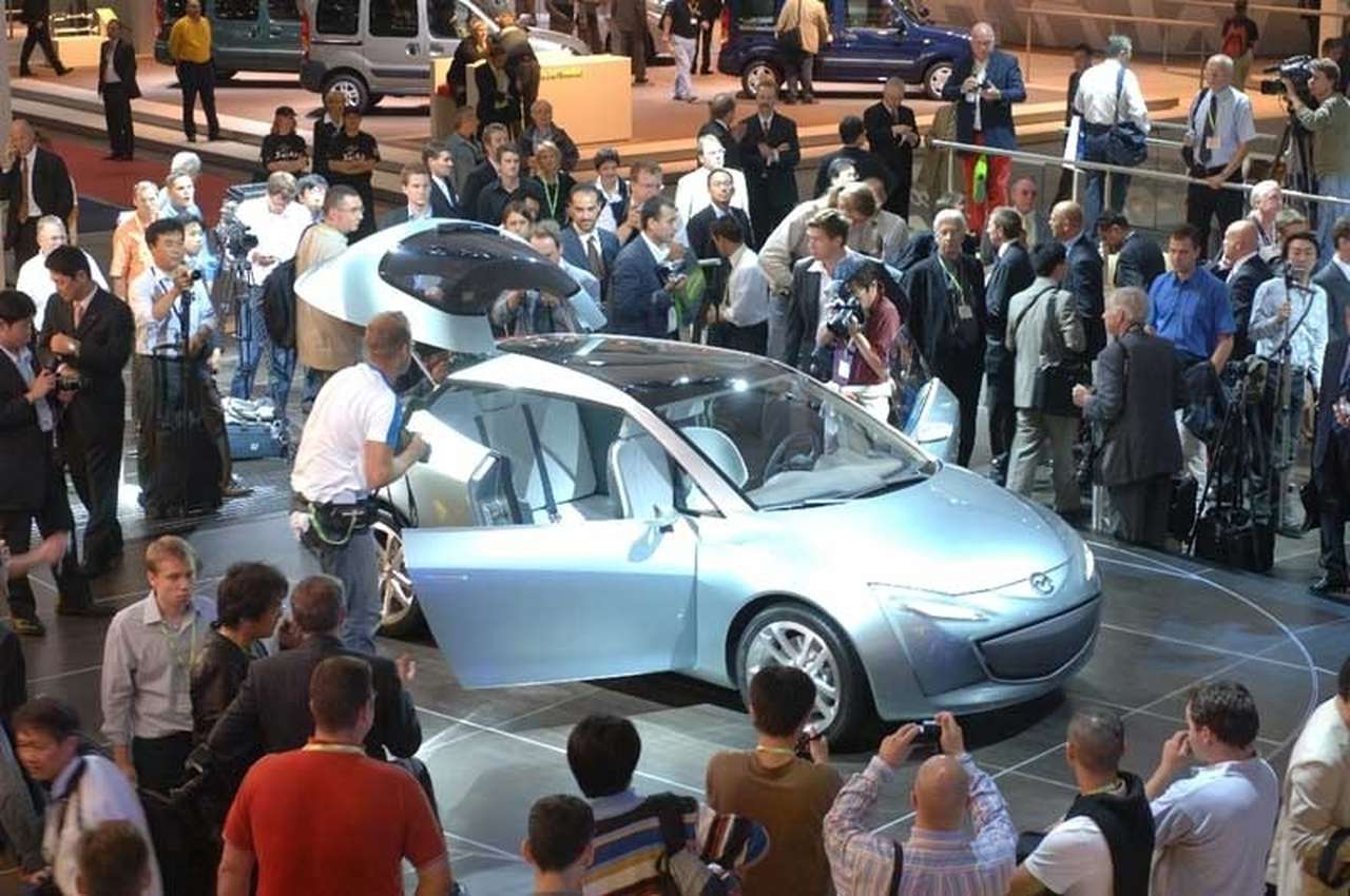 Автошоу во Франкфурте посетили уже 300.000 человек