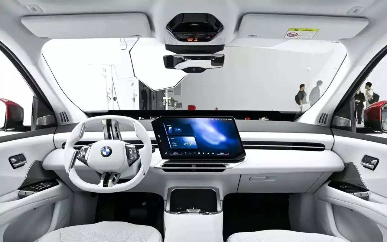 Интерьер BMW iX3