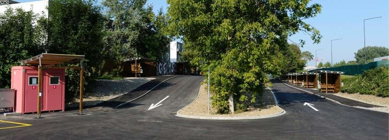 Власти Цюриха открыли автомобильный парк для секс-услуг