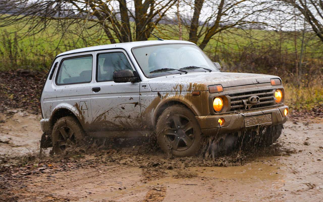 Топ-15 кроссоверов и внедорожников возглавила Нива