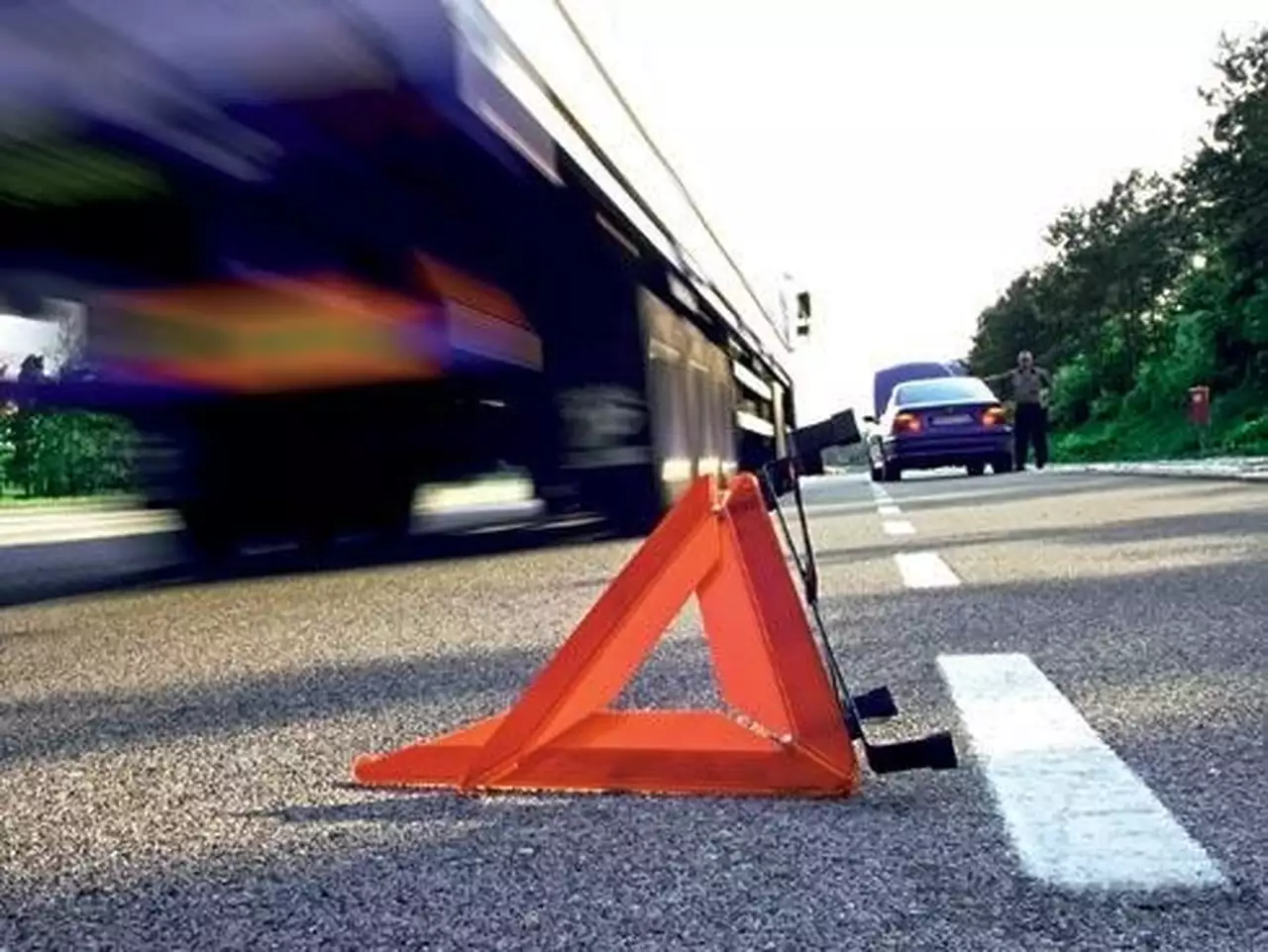 Экспертиза. Знаки аварийной остановки: Красный уголок