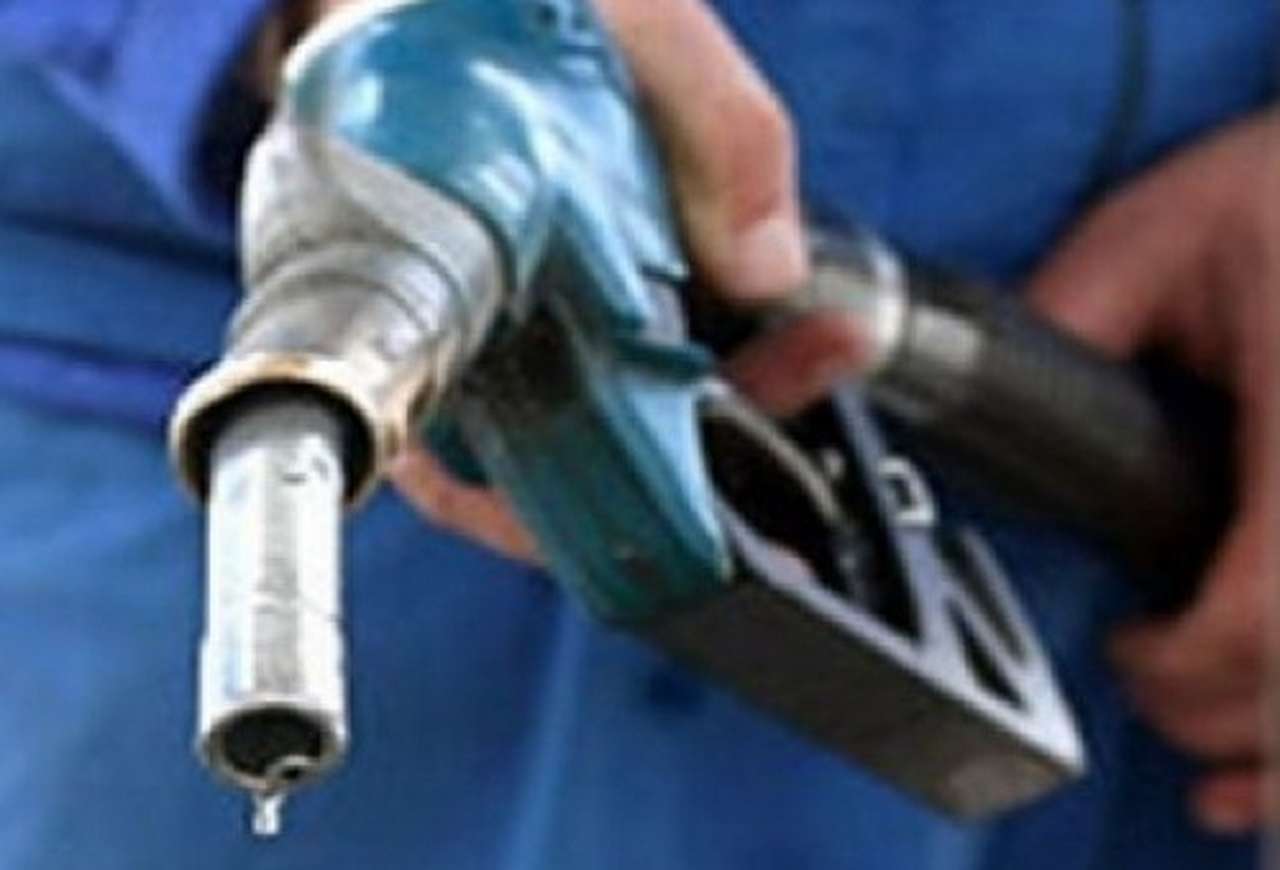 С Нового года цены на бензин подскочат минимум на 1,7 руб. за литр