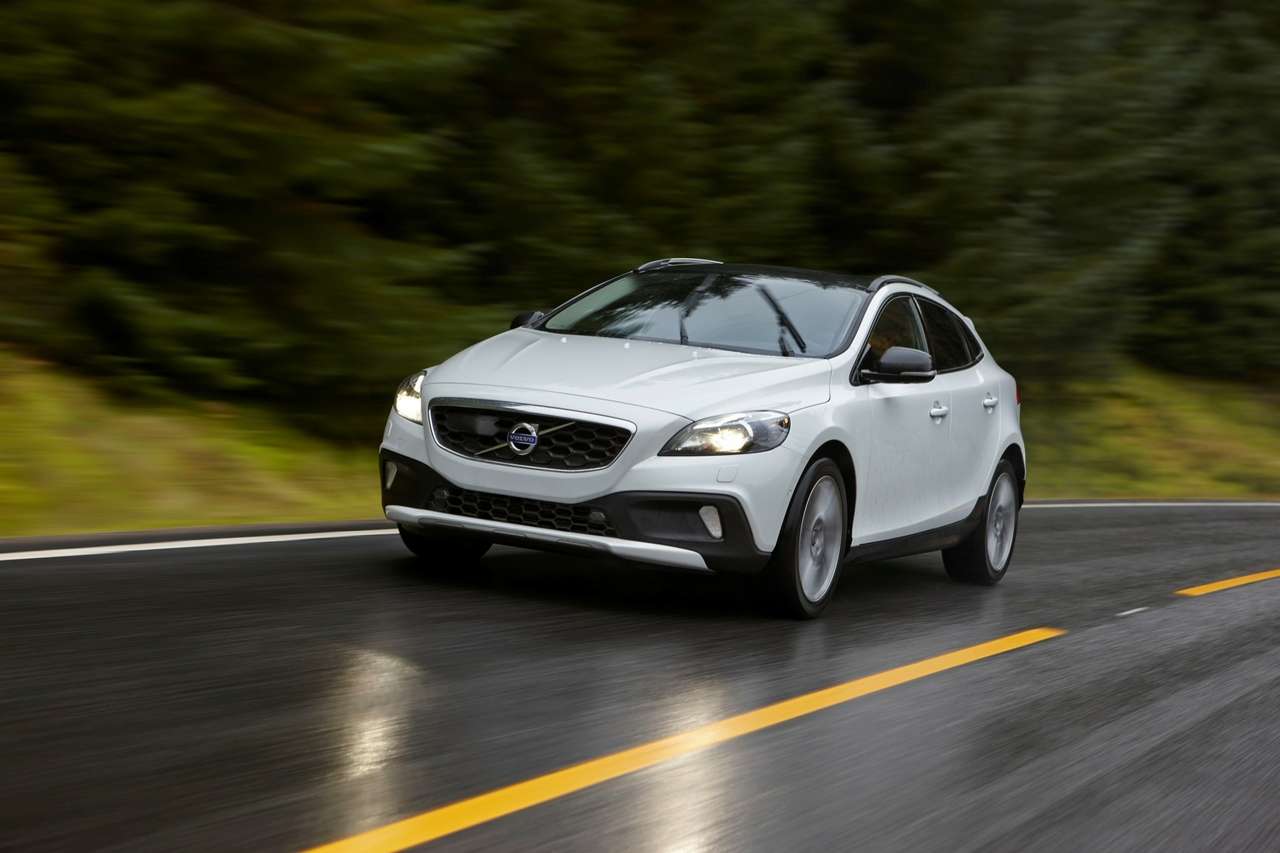 Volvo V40 и ХС60 получили новые версии 