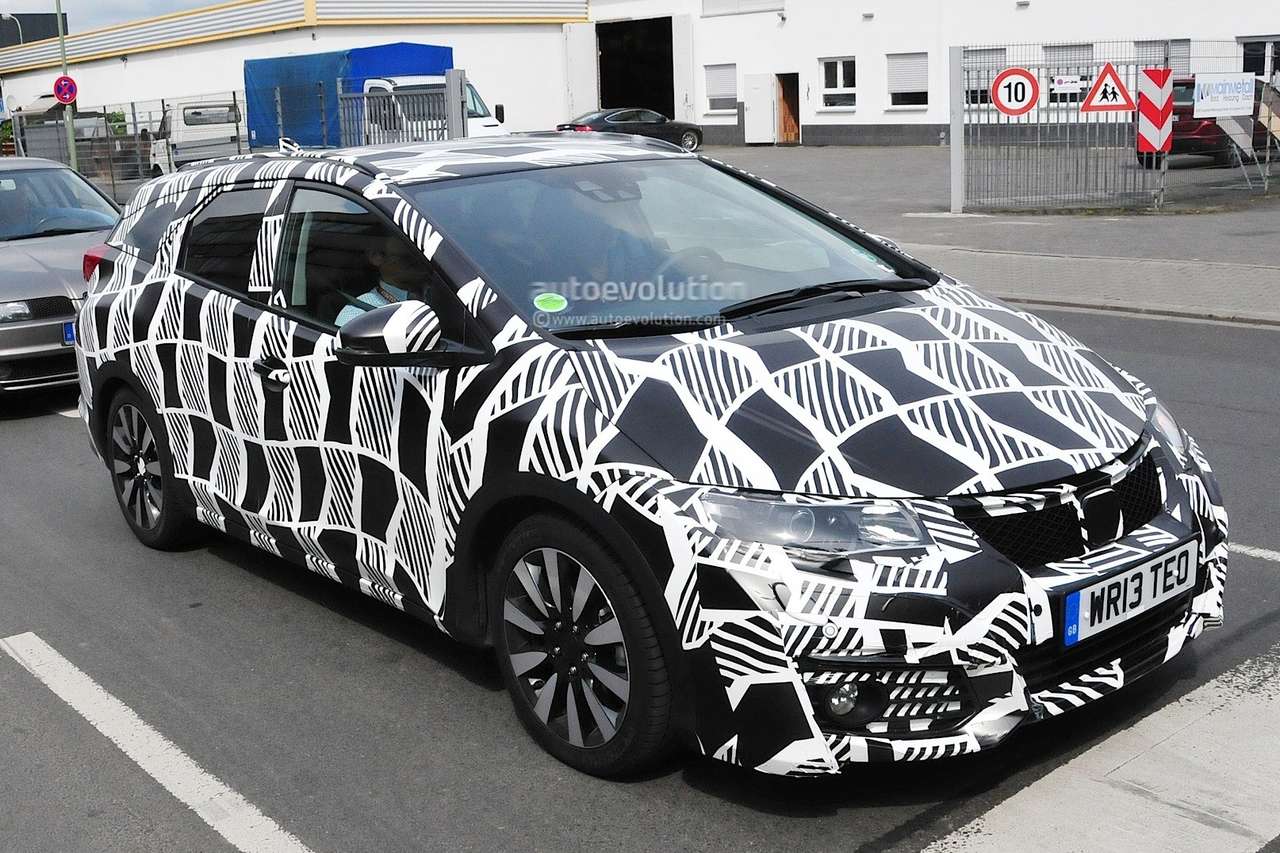 На дороги выехал обновленный Honda Civic Tourer
