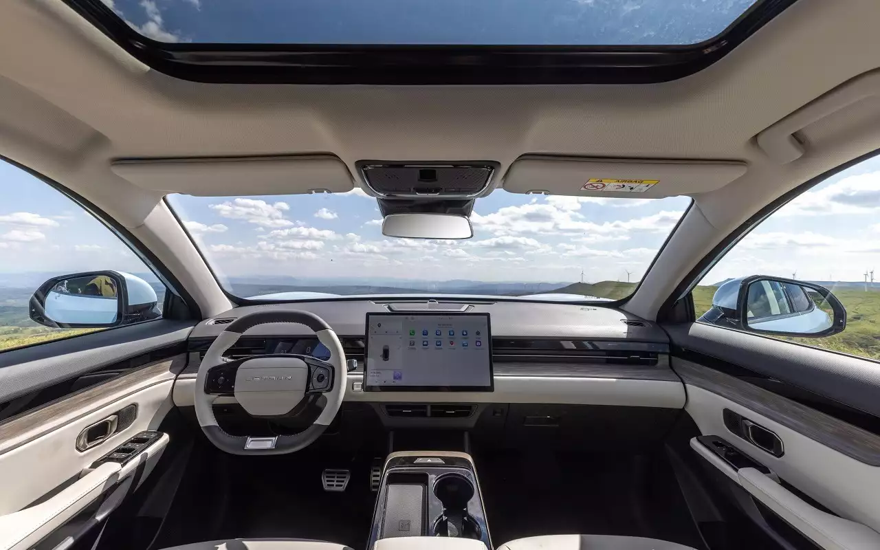 Интерьер Jetour Dashing