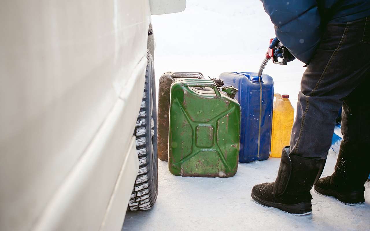 Чем удалить воду из бензобака? Проверили 10 осушителей