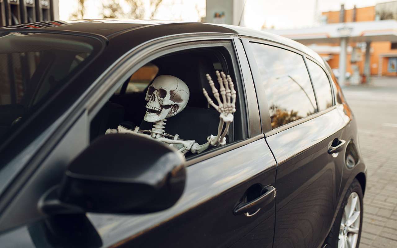 Названы 2 роковых ошибки при заправке авто в жару