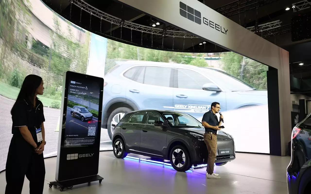 Глава Geely заявил о превосходстве их гибридов над японскими