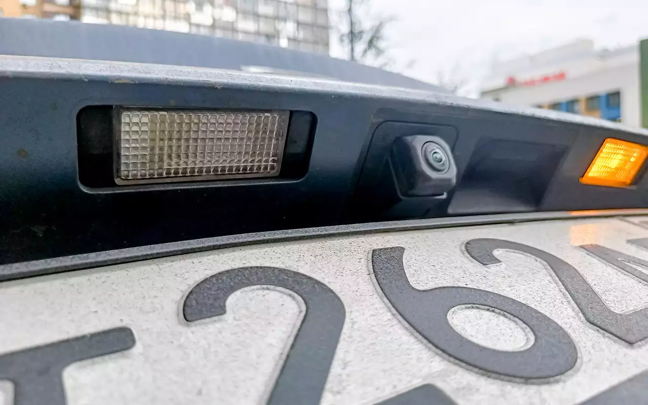 Заменить лампу подсветки номера GAC GS3 смжет любой автовладелец.