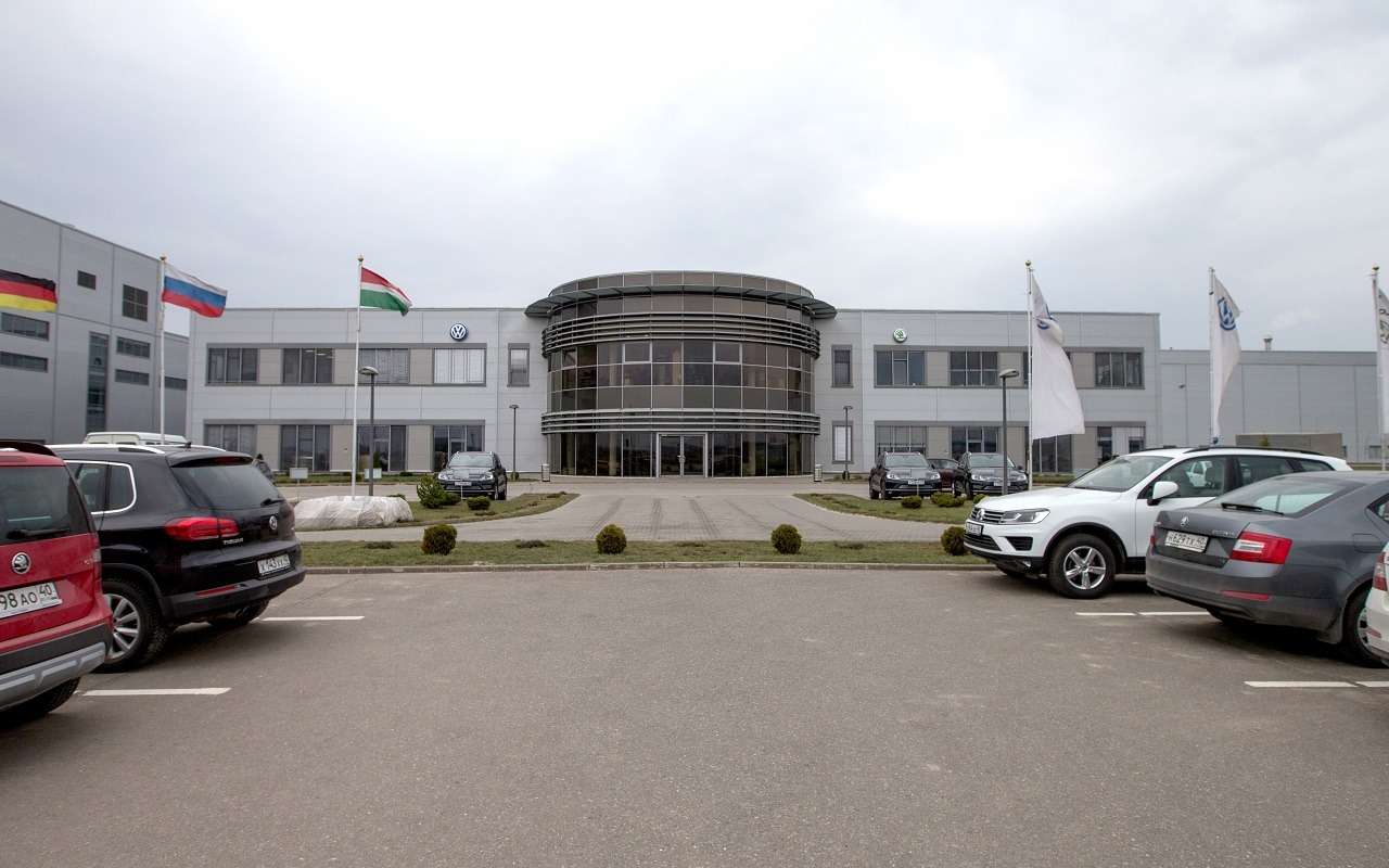 На экс-заводе Volkswagen стартовало производство кроссоверов под новым брендом