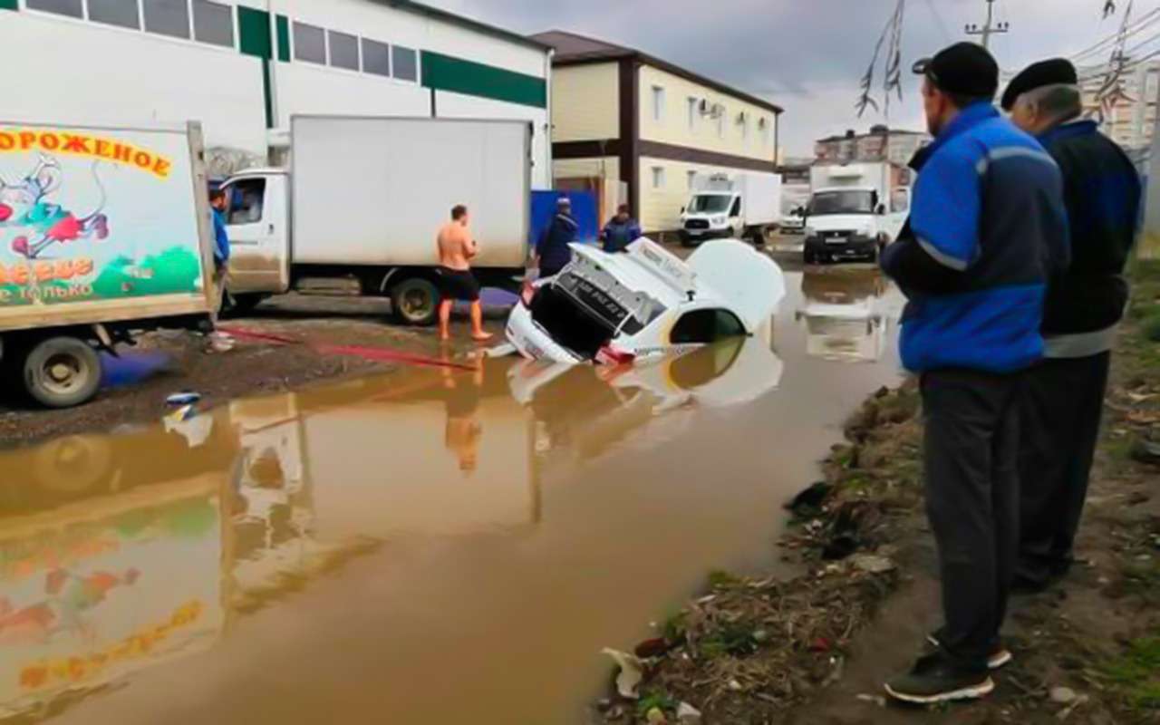 «Яндекс.Такси» утонуло… в городской луже