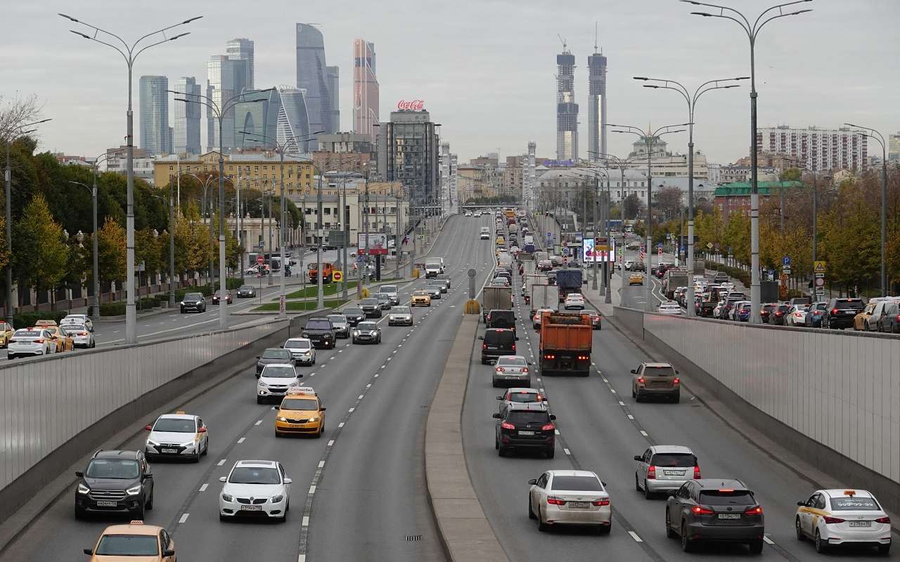 Белый уже много лет подряд остается самым популярным автомобильным цветом.