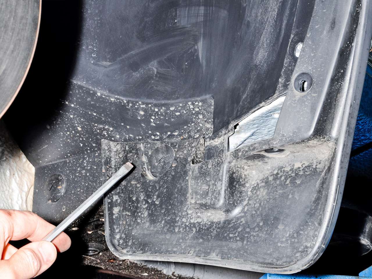 Как не потерять брызговик? Простое и мгновенное решение