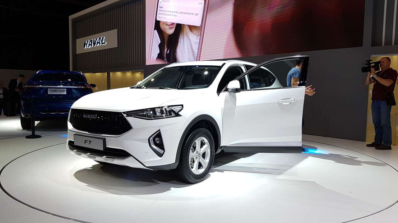Haval показал молодежный кроссовер F7. Его будут собирать в России!