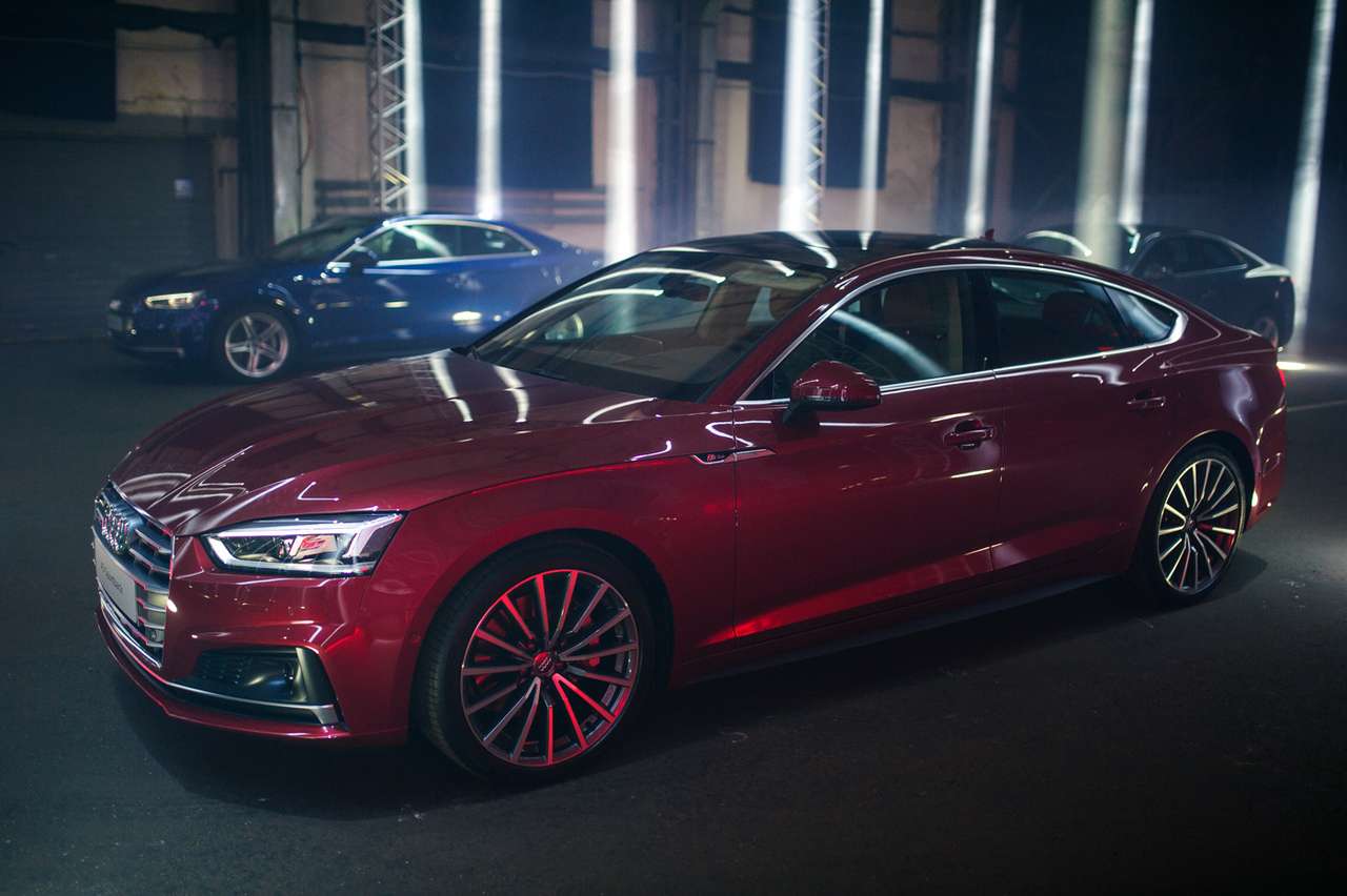 Audi отметила старт продаж А5 и S5 Coupe в России световым 3D-шоу