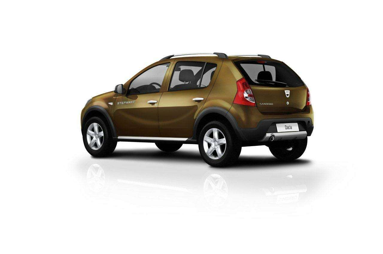 К Женеве Sandero Stepway покрасили в цвет Duster