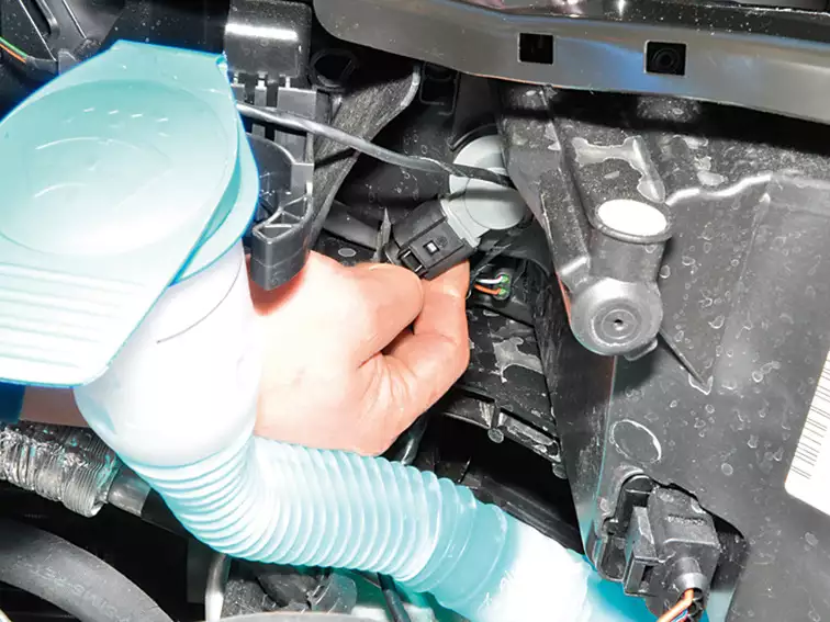 Фольксваген поло седан замена габаритной лампы LkbAuto.ru